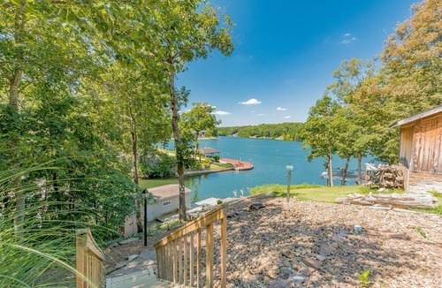 Bella Vista Villa | Lakefront Home, sleeps 15, private dock, close to marina