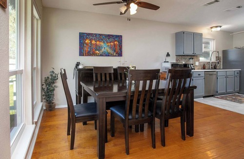 Flint House | ‼️Lakefront Home w/Dock, BBQ in Peaceful Flint