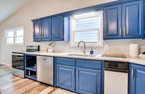 Cassville House | Lakefront Home w/Fire Pit in Eagle Rock