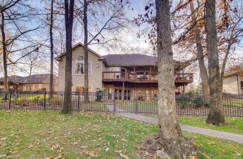 Grove House | Lakefront Home w/Furnished Deck in Grove!