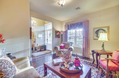 Grove House | Lakefront Home w/Furnished Deck in Grove!