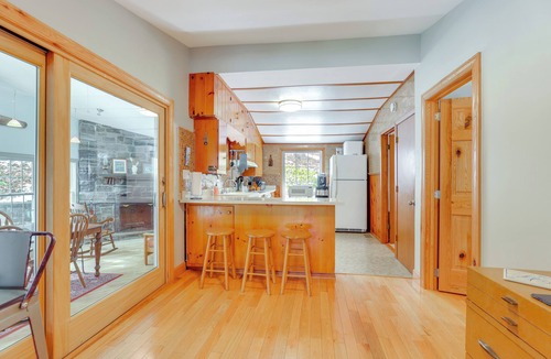 Hector House | Lakefront Home w/Private Dock in Alpine!