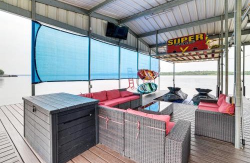 Grove House | Lakefront Home w/Private Dock in Grove