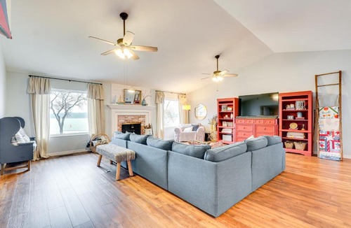 Grove House | Lakefront Home w/Private Dock in Grove