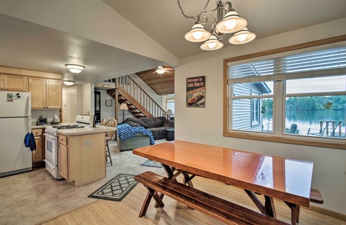 Wautoma Cottage | Lakefront Home w/Seasonal Dock - 2 Mi to Skiing!