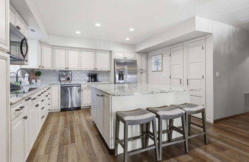 Gravois Mills House | Lakefront Home w/Private Dock, Slip, Kayaks & Paddleboards at the 7mm