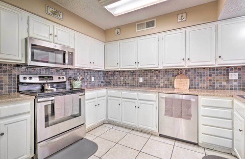 Point Venture House | Lakefront Home w/Point Venture Golf Access!