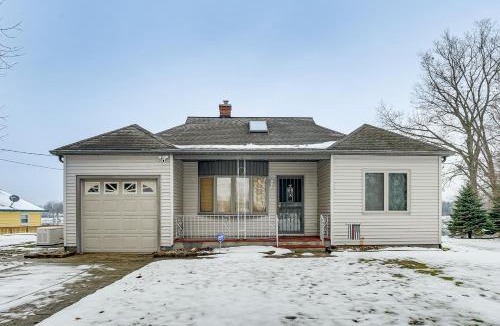 Paw Paw House | Lakefront Home w/Views, 7 Mi to Dtwn Paw Paw