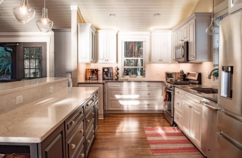 Chappells House | Lakefront Home with Amazing Sunsets, Private Dock & Firepit