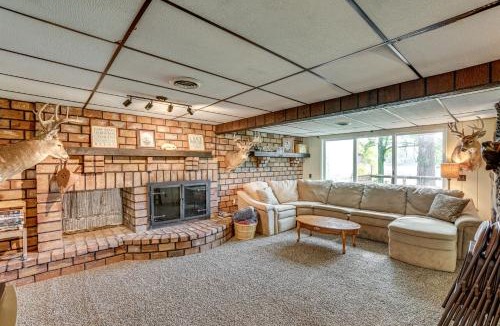 Brohman House | Lakefront Home with Deck Central Michigan Escape!