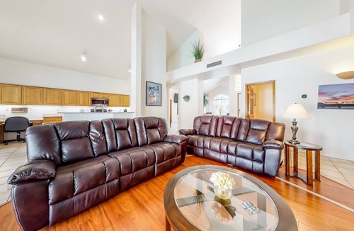 Garden Lakes House | Lakefront home with private pool, kayak, cornhole, & pool table