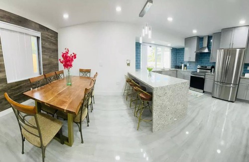 Miramar House | Lakefront home with private pool near Miami