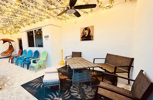 Miramar House | Lakefront home with private pool near Miami