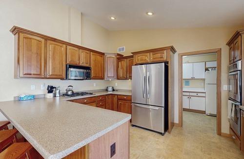 Friendship House | Lakefront home with grill, firepit, pool table, & jetted tub