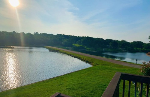 Hilltop Lakes House | LAKEFRONT HOME WITH AN AMAZING LAKESIDE DECK ONLY 1 HOUR FROM COLLEGE STATION.