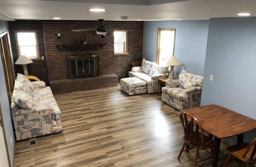 Solon Mills House | Lakefront home Wonder Lake IL - Close to Lake Geneva and Twin Lakes Wi