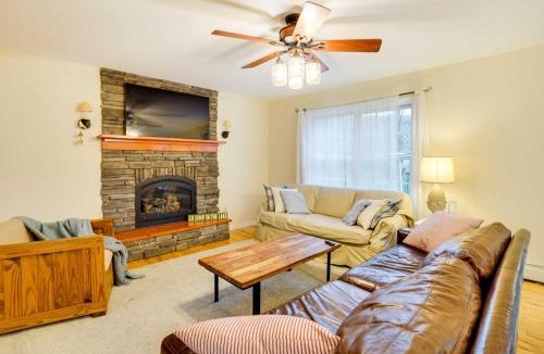 Homer House | Lakefront Homer Abode with Patio and Backyard!