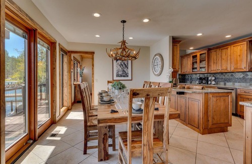 Tahoe Vista House | Lakefront | Hot Tub | Buoy | Walk to the Beach (Steeple)
