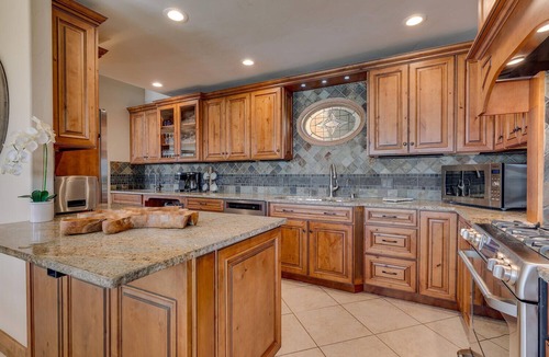 Tahoe Vista House | Lakefront | Hot Tub | Buoy | Walk to the Beach (Steeple)