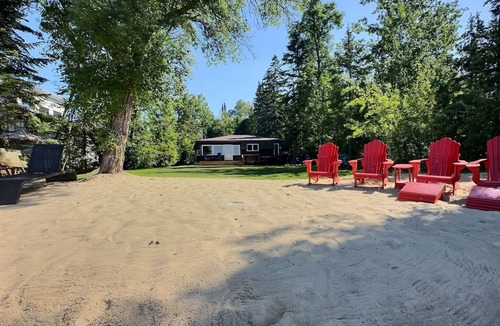 Beaconia House | Lakefront Hot Tub Cabin | 4-Season | Dock | Sleeps 8