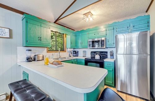 Gouldsboro House | Lakefront, Hot Tub, Dog Friendly, Resort Amenities
