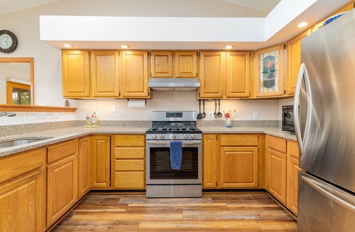 North Shore Acres House | Lakefront, Hot Tub, Firepit, Dock w/Boat Slip, Pet Friendly, Kayak