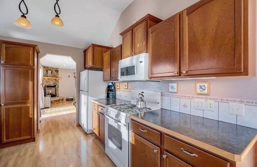 Wolf Creek House | Lakefront house on Holter Lake