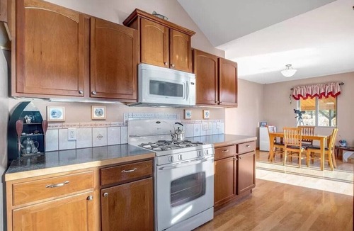 Wolf Creek House | Lakefront house on Holter Lake