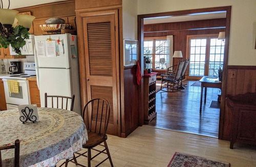 Teall Beach House | Lakefront House on Seneca Lake