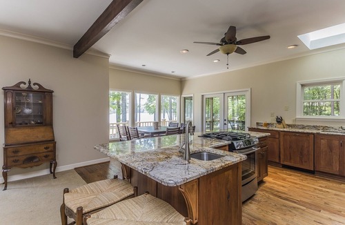 Greensboro House | Lakefront House, One of a Kind Point, Near the Ritz, Sandbar & Boathouse