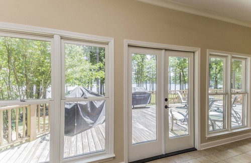 Greensboro House | Lakefront House, One of a Kind Point, Near the Ritz, Sandbar & Boathouse