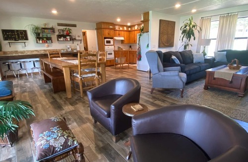 Afton House | Lakefront House, Sleeps 20, Private Dock, Great Fishing, Near Tulsa