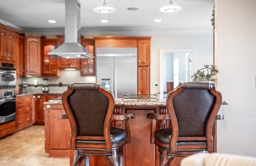 Olivia House | Lakefront House w/Private Pool & Patio
