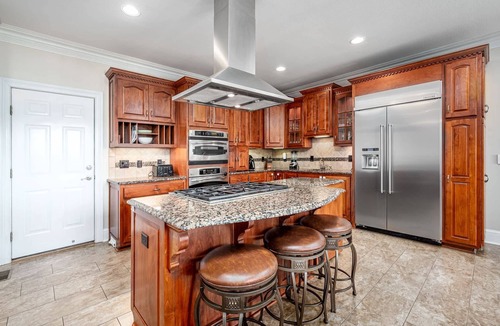 Olivia House | Lakefront House w/Private Pool & Patio