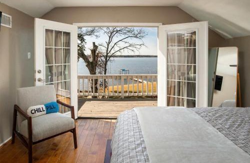 Flint House | Lakefront House with Boat Dock, BBQ in Peaceful Flint