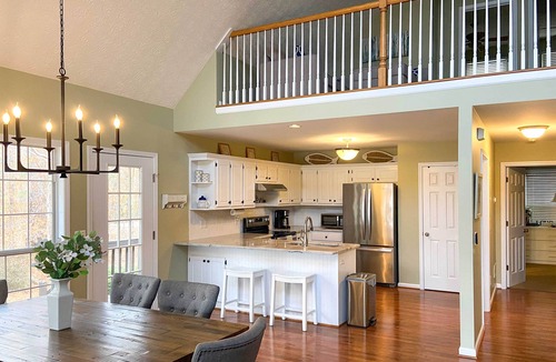 Eatonton Cottage | Lakefront House with Private Dock + Fire Pit!