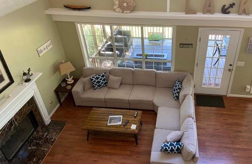 Eatonton House | Lakefront House with Private Dock and Fire Pit!