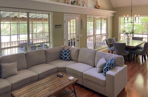 Eatonton House | Lakefront House with Private Dock and Fire Pit!