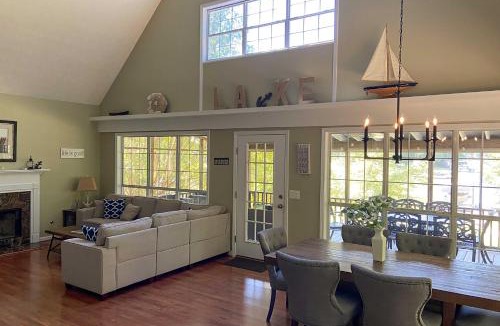 Eatonton House | Lakefront House with Private Dock and Fire Pit!