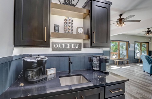 Markesan House | Lakefront! Huge Game RM + Chefs Kitchen! Sleep 40!