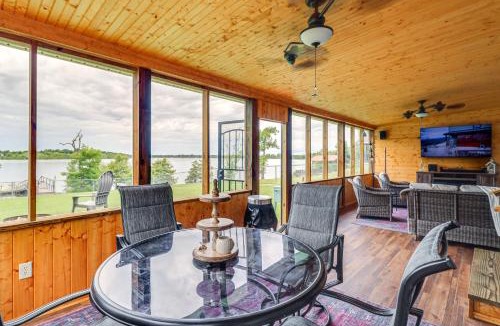 Jonesville House | Lakefront Jonesville Cabin w/Dock + Fire Pit!