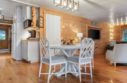 Maryland House | Lakefront, Kayaks, Firepit, great baseball stay!