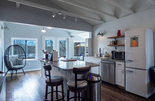 Town of Delaware House | Lakefront Kenoza Cottage