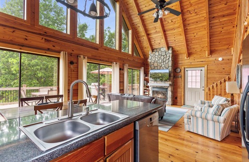 Seneca House | Lakefront Keowee Home w/Dock, 14 Mi to Clemson