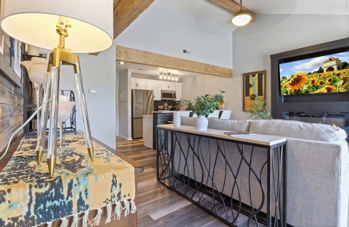 Osage Beach Condo | Lakefront - King Bed - Views - 3 Pools - 2BR/2BA