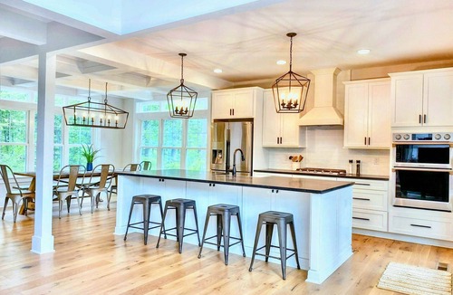 Mineral House | Lakefront Lake Anna 5 Suites All Water Views