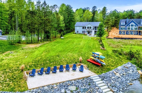 Mineral House | Lakefront Lake Anna, 6BR, Fire Pit, Pool, Beach