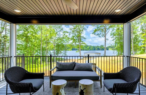Bumpass House | Lakefront Lake Anna, Beach, Dock, Deck Vie