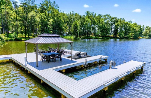 Bumpass House | Lakefront Lake Anna, Beach, Dock, Views