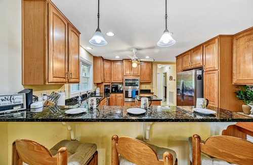 Mineral House | Lakefront Lake Anna Blue Sails - Waterfront
